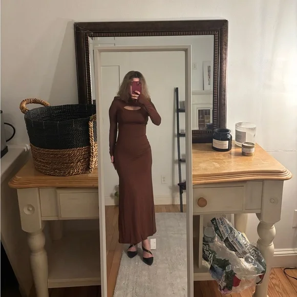 Long Sleeve Cutout Maxi Dress in Dark Brown - Picture 5 of 5
